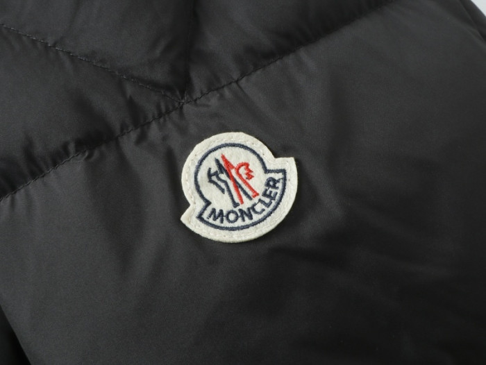 M0NCLER J-028