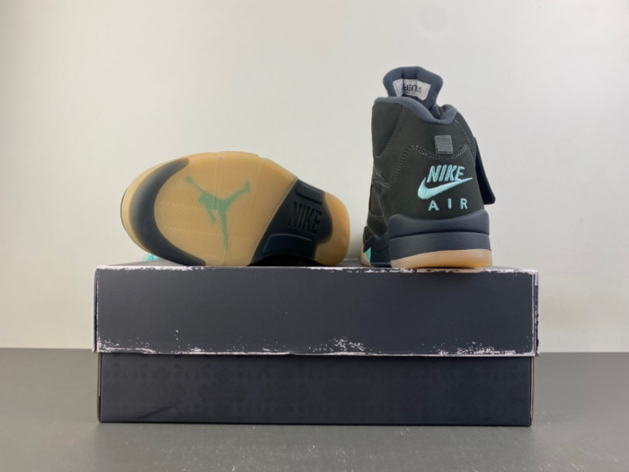 Solefly x Air Jordan 5 Retro IU0734-001