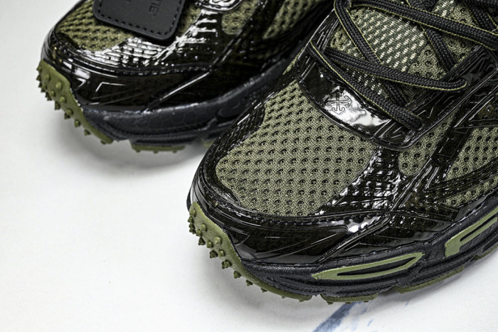 C/O​ SNEAKERS CO-048