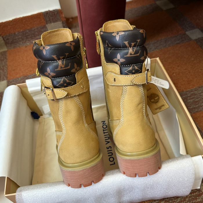 L**V**T* BOOTS LVTBS-028
