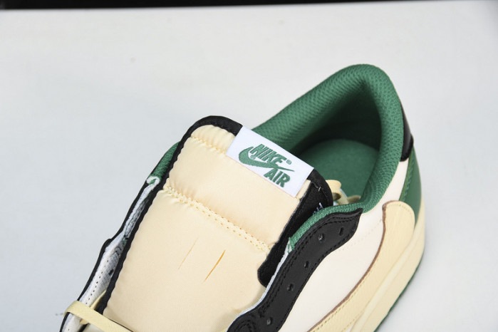 Travis Scott x Air Jordan 1 Low DH7866-128