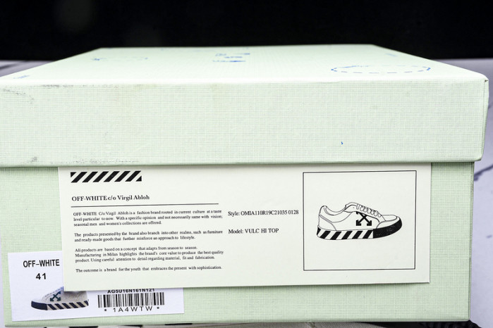 C/O​ SNEAKERS CO-036
