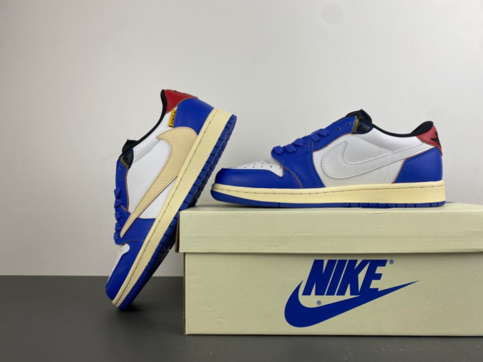 Travis Scott x Air Jordan 1 Low OG DM7888-111