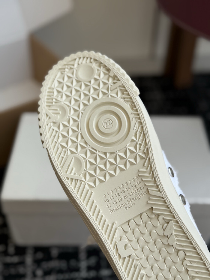 Ma*iso*n Mar*giela MNMA-0217