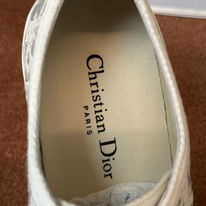 D*R WALK