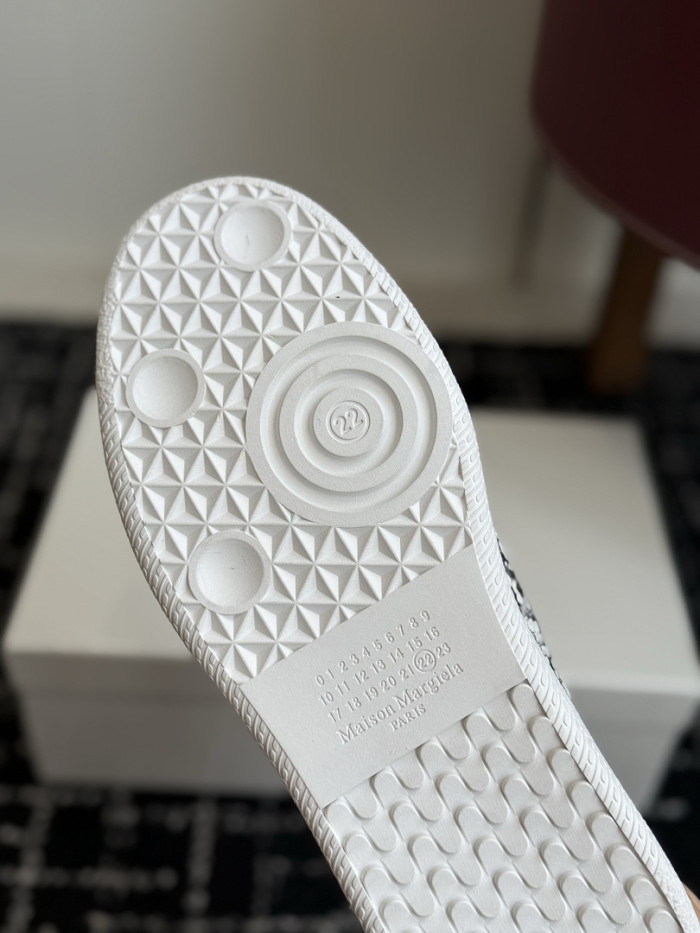 Ma*iso*n Mar*giela MNMA-0242