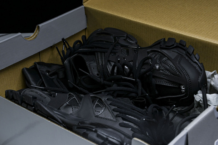 Ba*len*cia*ga track runner btt-198