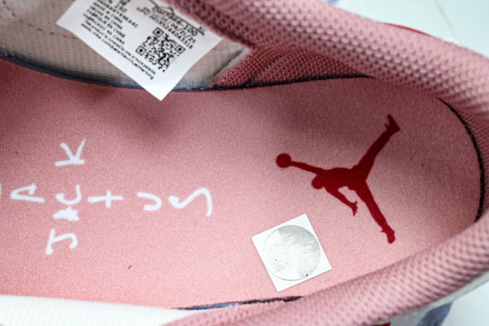 Travis Scott x Air Jordan 1 DM7866-100