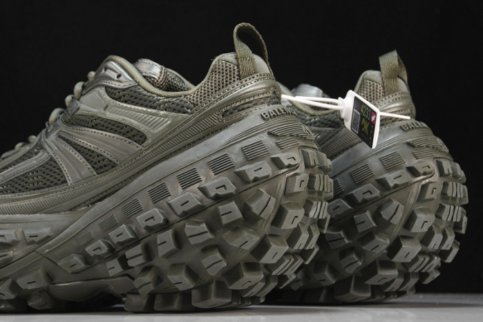 Ba*len*cia*ga track trainer btt-030