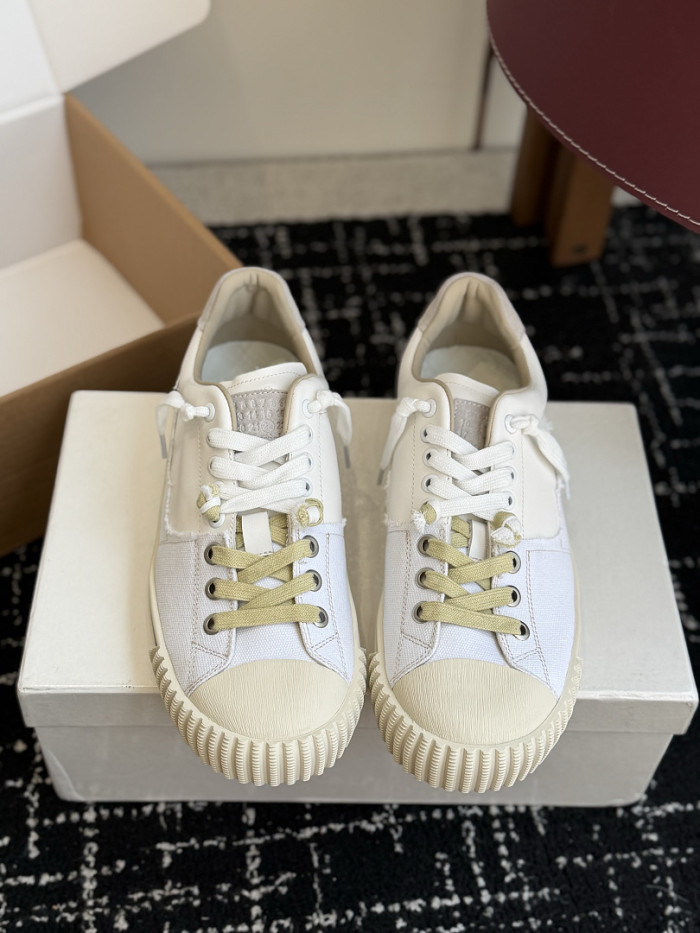 Ma*iso*n Mar*giela MNMA-0212