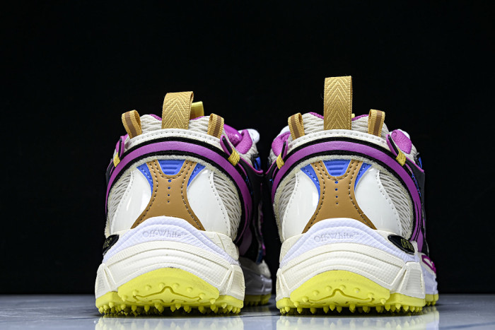 C/O​ SNEAKERS CO-071