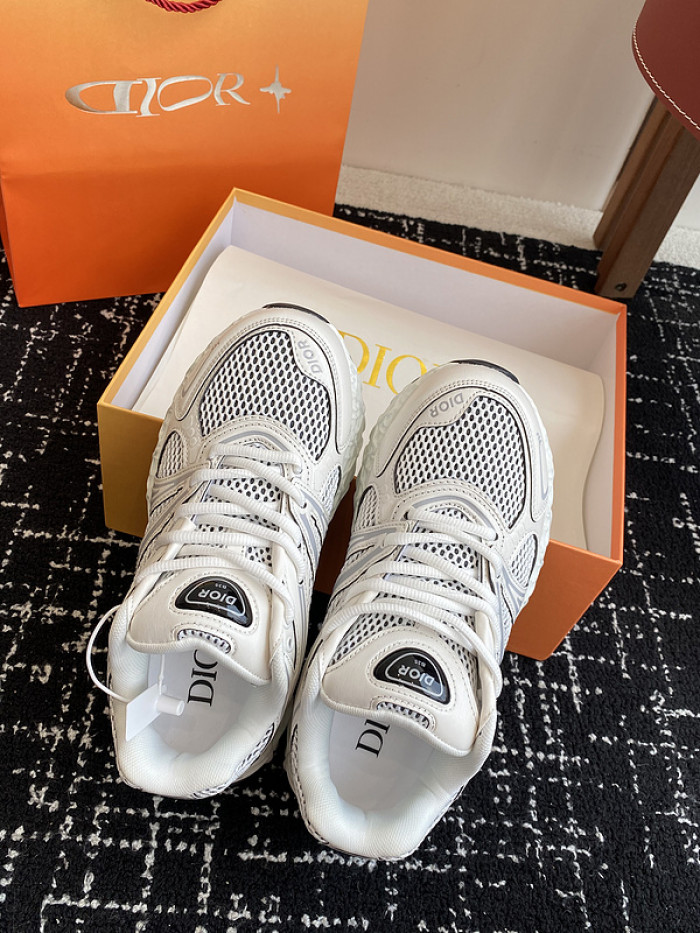 D10r x kaws b35 nxt drb35-001