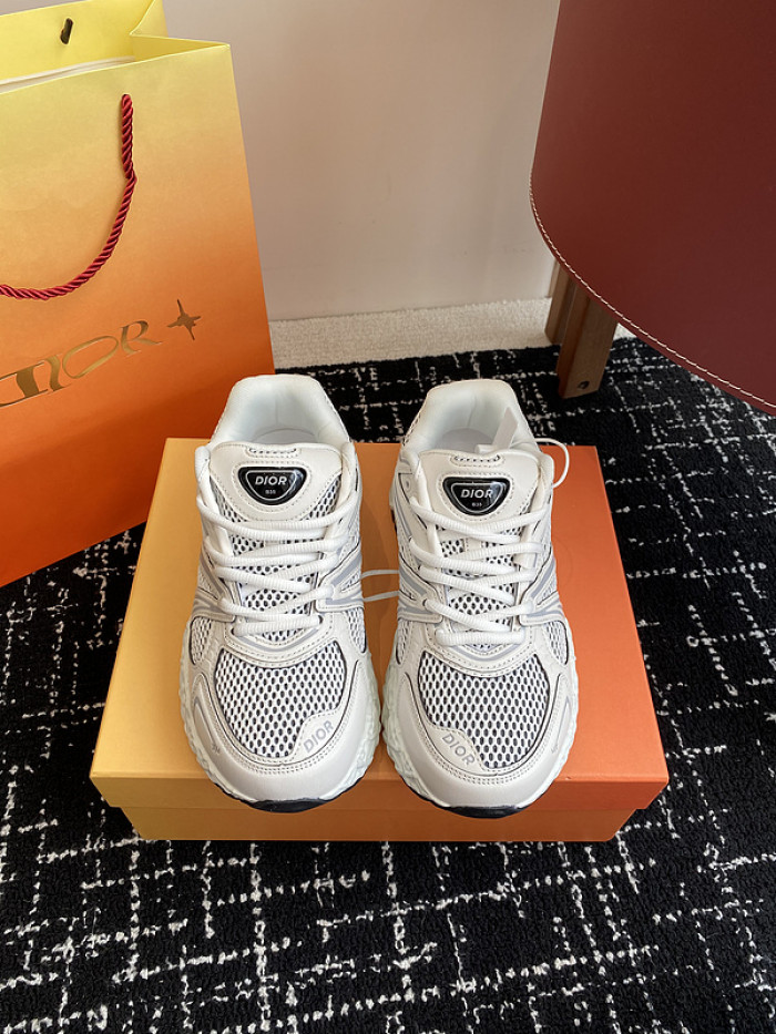 D10r x kaws b35 nxt drb35-001
