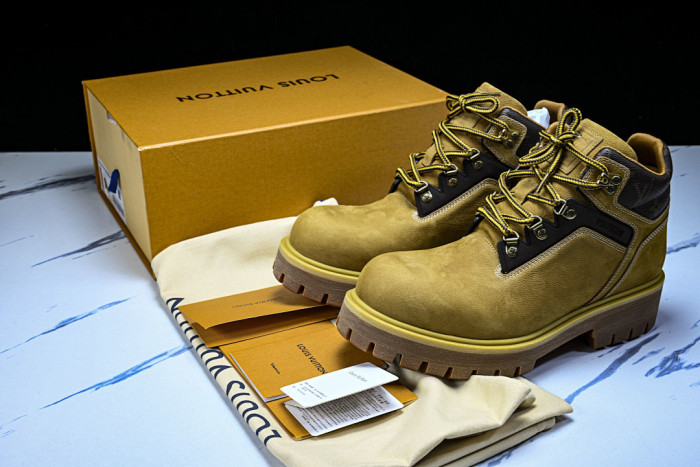 L**V**T* BOOTS LVTBS-060