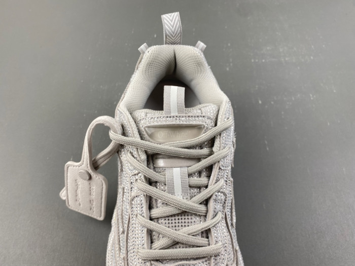 C/O​ SNEAKERS CO-077