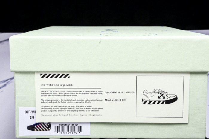C/O​ SNEAKERS CO-040