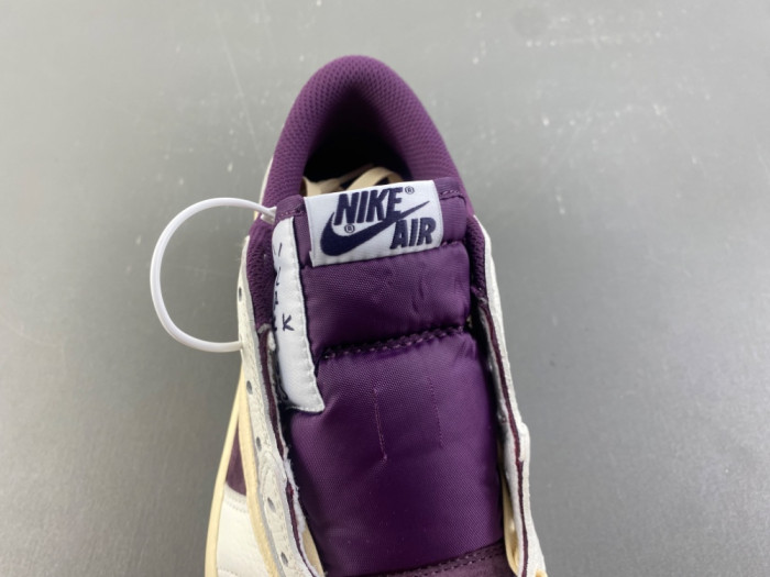 Travis Scott x Air Jordan 1 Low DZ4137-700