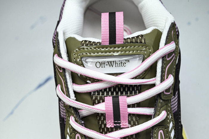 C/O​ SNEAKERS CO-072