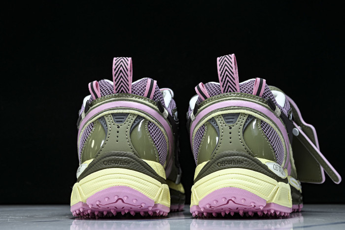 C/O​ SNEAKERS CO-072