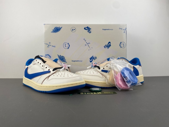 Travis Scott x Air Jordan 1 Low OG DM7866-104