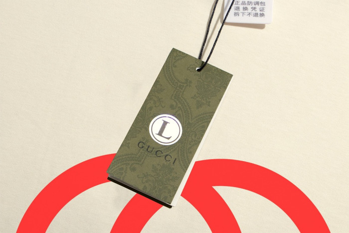 G*UCCI CLOTHES GICS-028