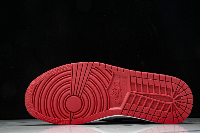 Jordan 1 Retro Chicago 555088-101