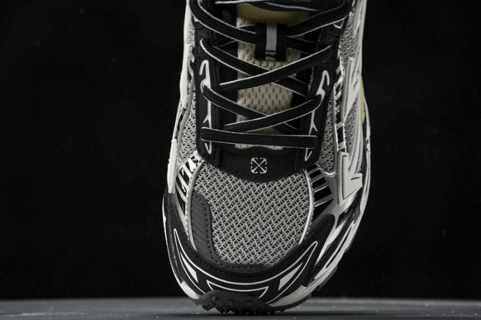 c/o sneakers co-004