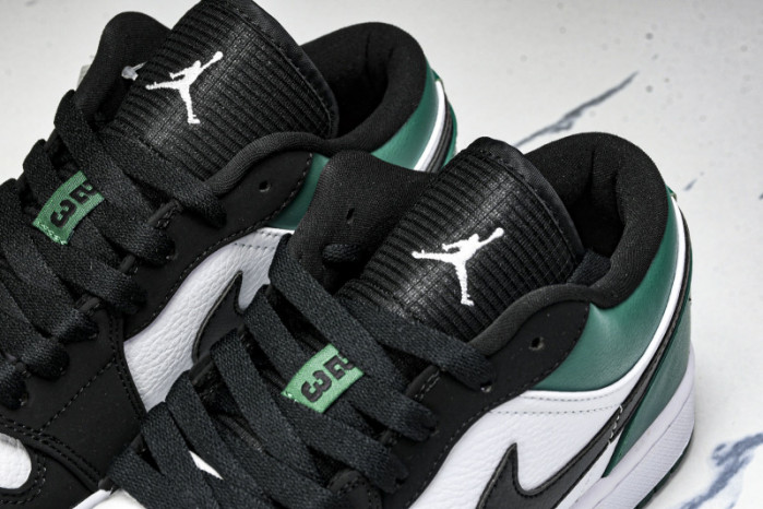 Air Jordan 1 Low 553558-113