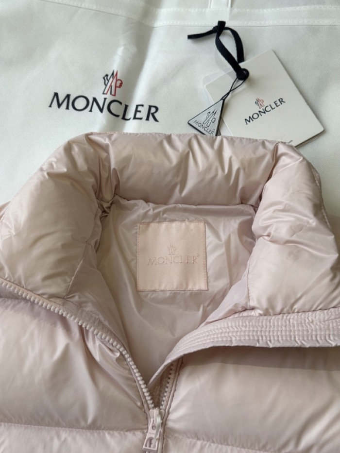 M0NCLER J-049