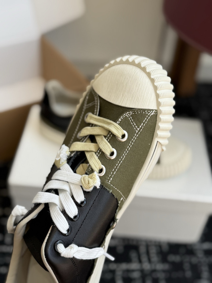 Ma*iso*n Mar*giela MNMA-0213