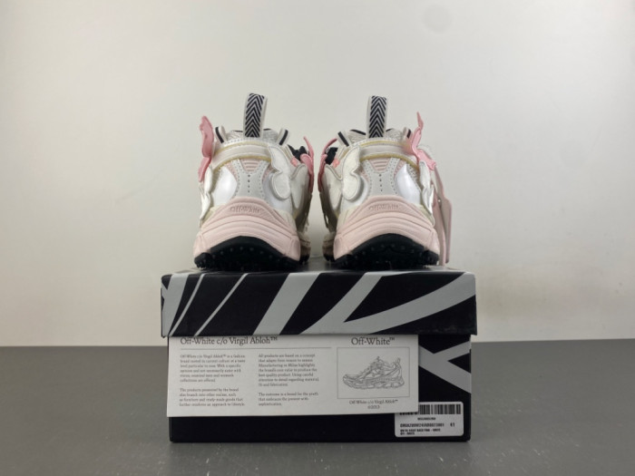 C/O​ SNEAKERS CO-076