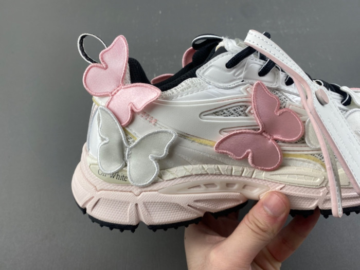C/O​ SNEAKERS CO-076