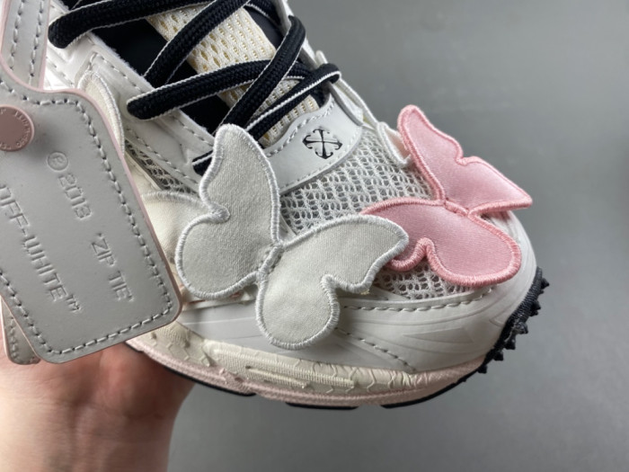 C/O​ SNEAKERS CO-076