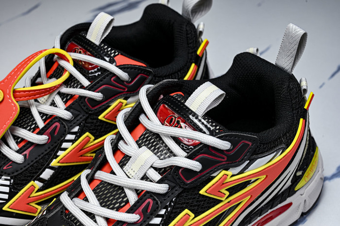 C/O​ SNEAKERS CO-073