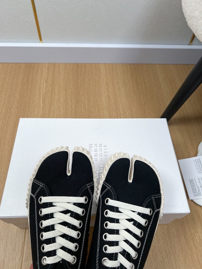 Ma*iso*n Mar*giela MAMA-0152