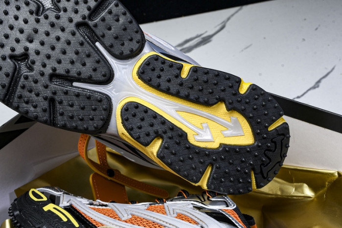 C/O​ SNEAKERS CO-026
