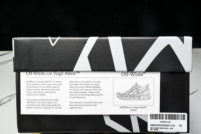 C/O​ SNEAKERS CO-026