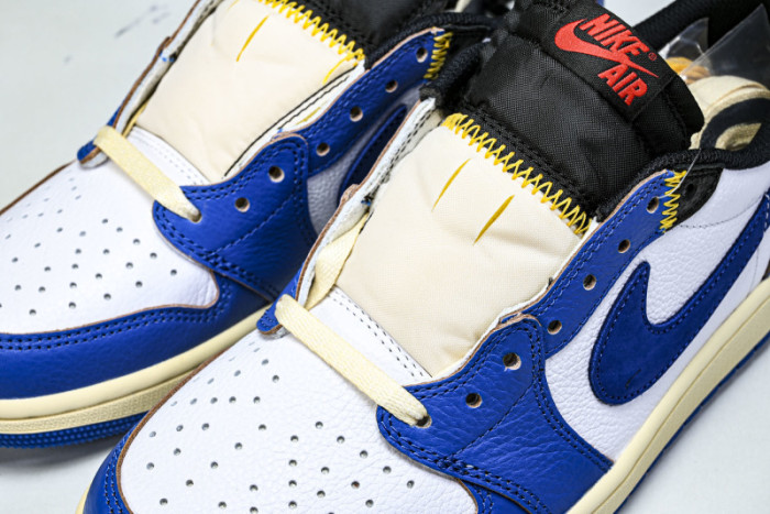 Air Jordan 1 Retro Low OG Summit White HQ6998-106