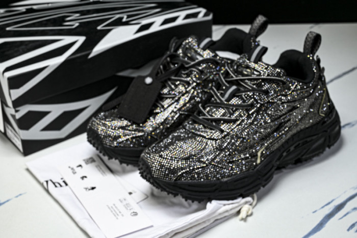 C/O​ SNEAKERS CO-047