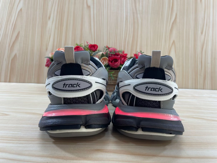 Ba*len*cia*ga track trainer btt-062
