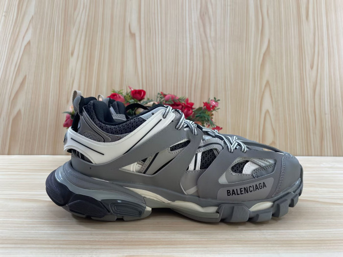 Ba*len*cia*ga track trainer btt-062