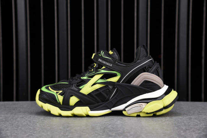 Ba*len*cia*ga track trainer