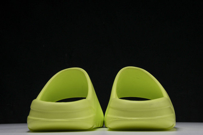 ye**ezy slide glow green   gx6138