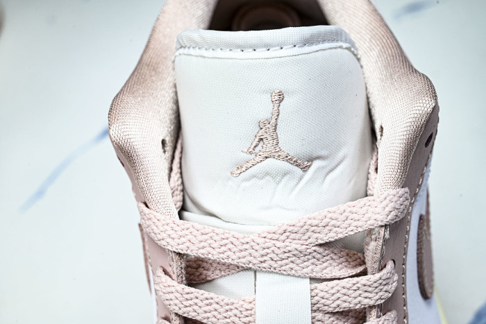 Air Jordan 1 Low DC0774-162