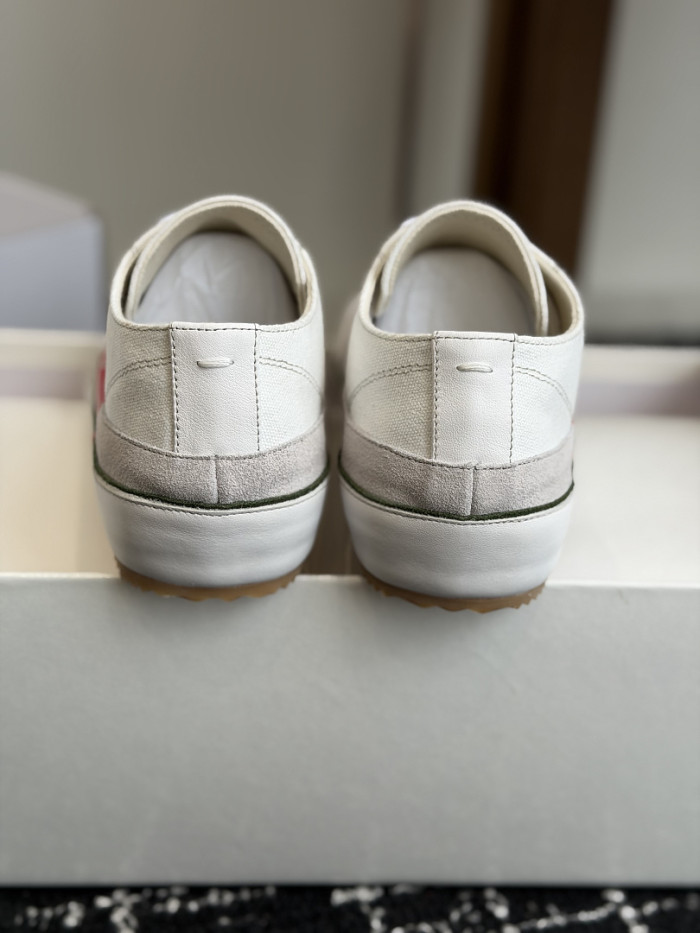 Ma*iso*n Mar*giela MNMA-0200