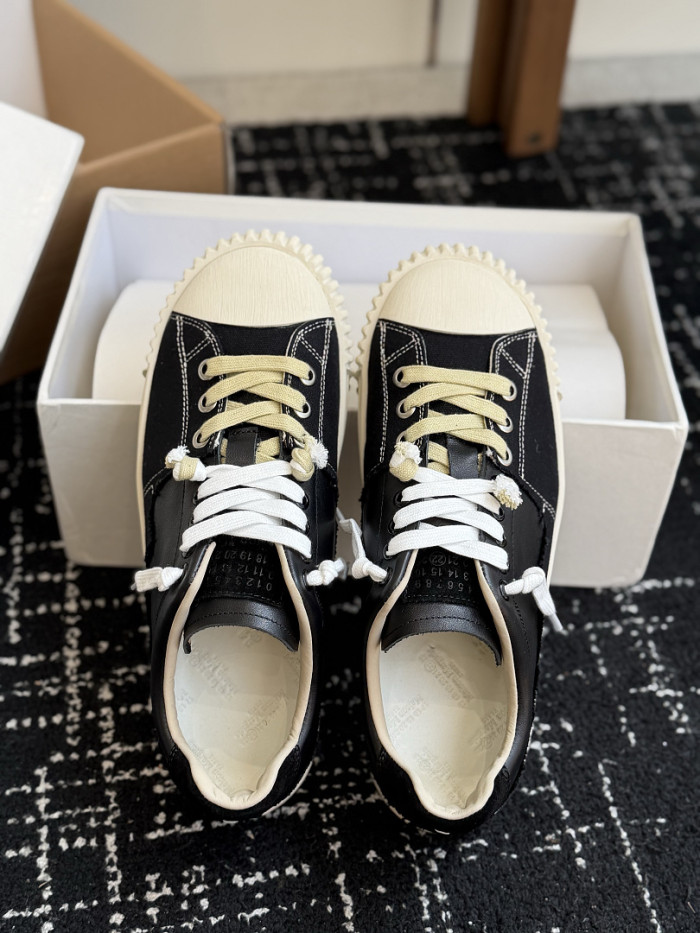 Ma*iso*n Mar*giela MNMA-0216
