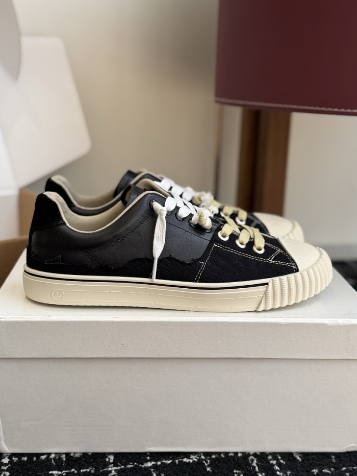 Ma*iso*n Mar*giela MNMA-0216