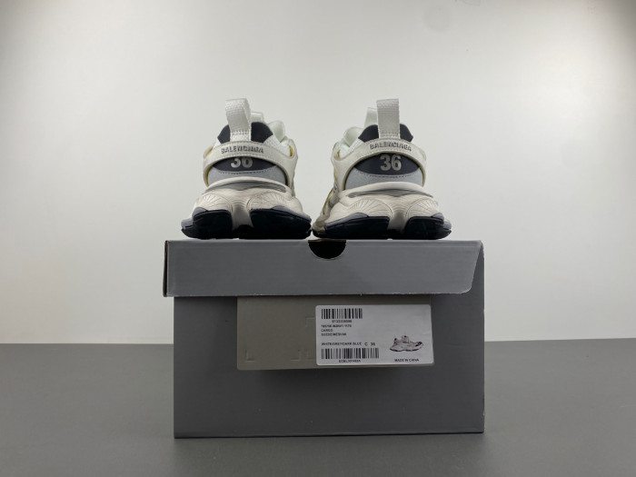 b*al*enciaga cargo bco-001