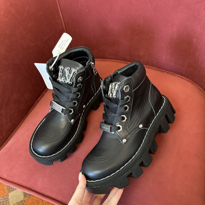 L**V**T* BOOTS LVTBS-016