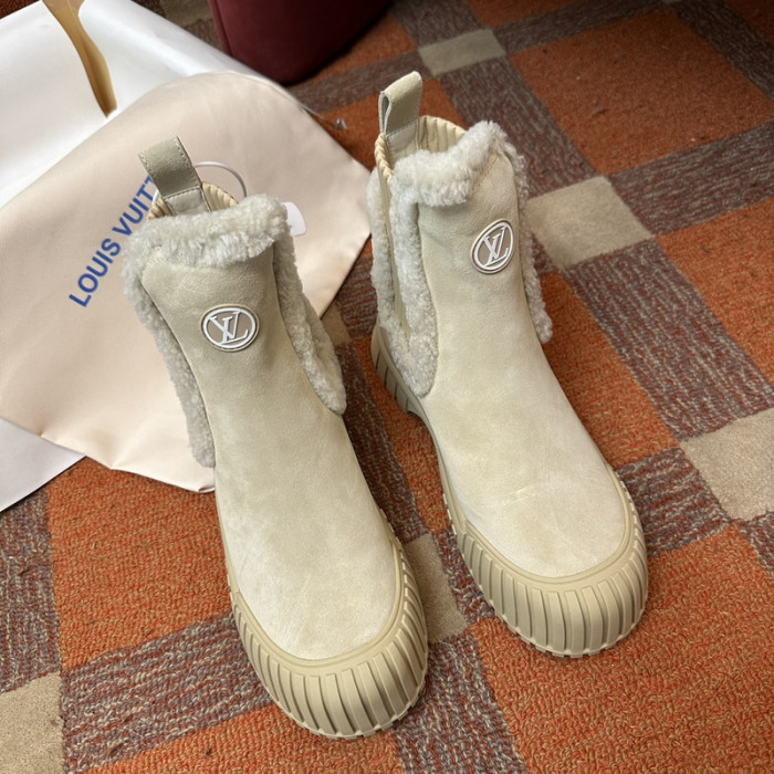 L**V**T* BOOTS LVTBS-019